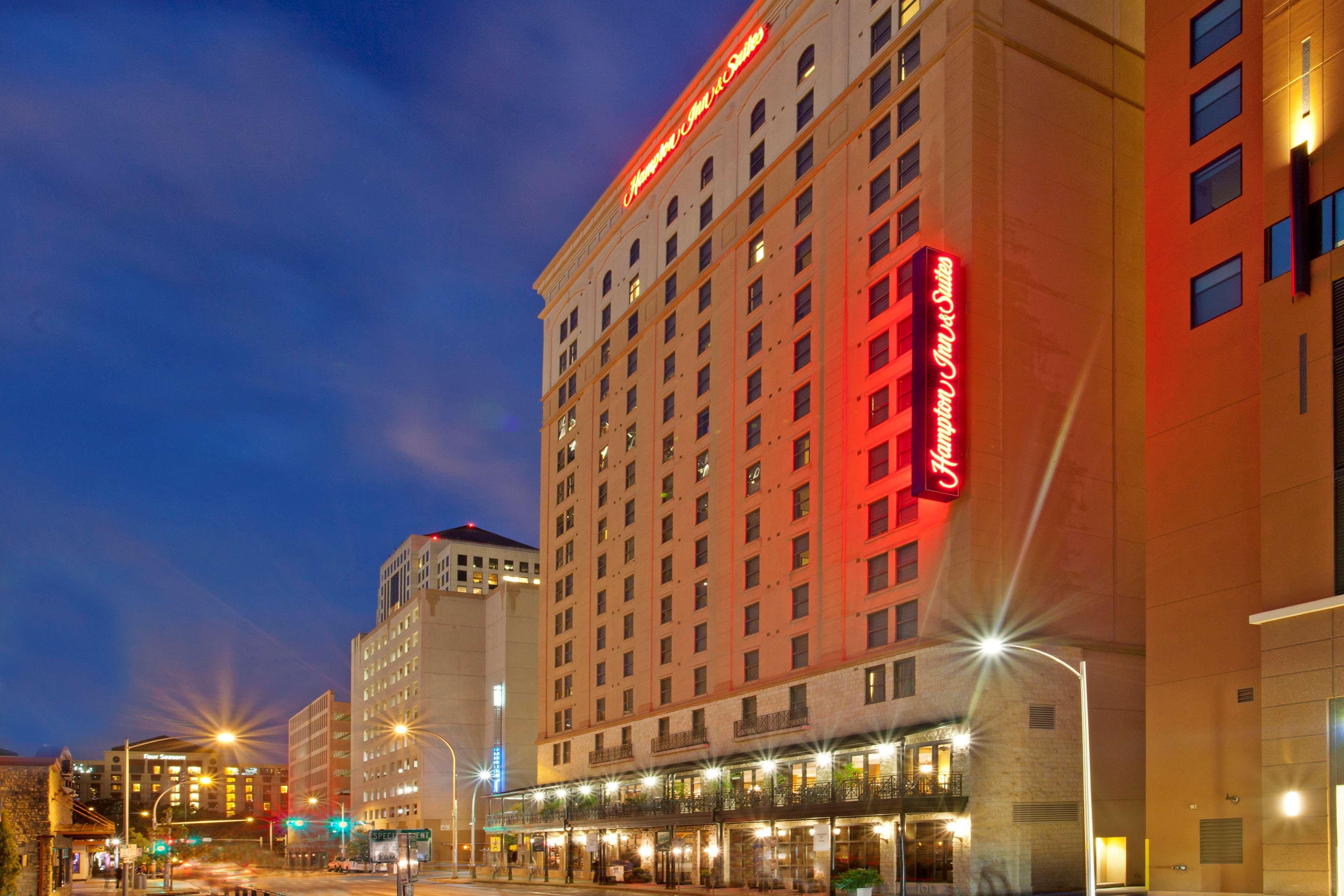 Hampton Inn & Suites Austin-Downtown/Convention Center Bagian luar foto